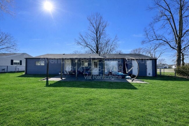 Building Photo - 203 Briscoe Ave