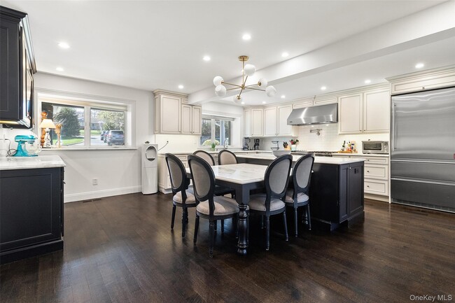 Building Photo - 20 Primrose St