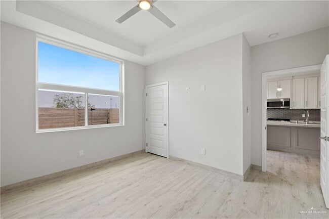 Building Photo - 1216 N Lincoln Ave
