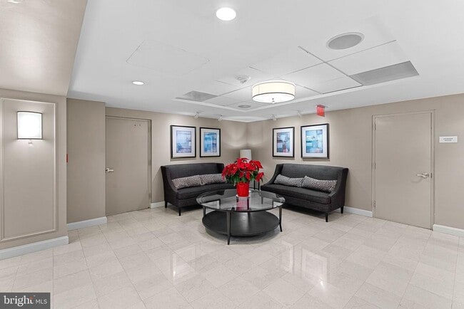 Building Photo - 4601 N Park Ave