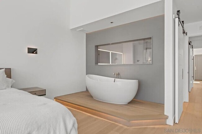 Building Photo - 135 S Sierra Ave