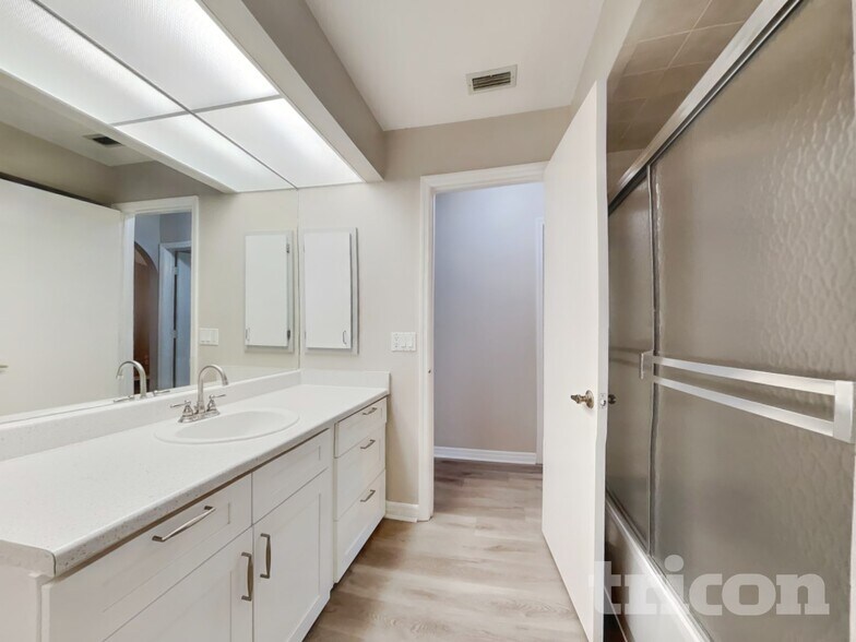 Building Photo - 7321 S Blue Sage