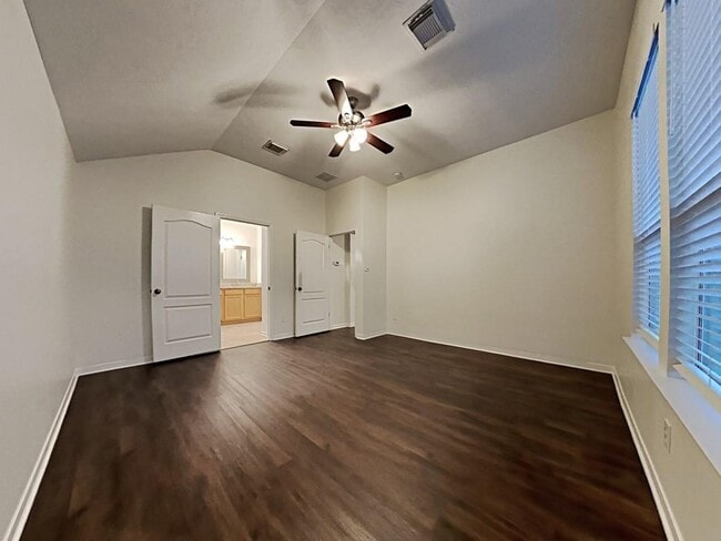 Building Photo - 30114 Saw Oaks Dr