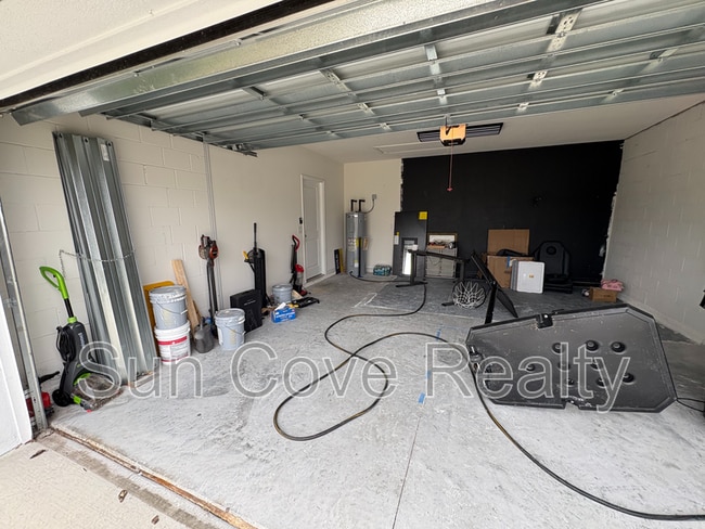 Building Photo - 3180 Suncoast Plains Dr