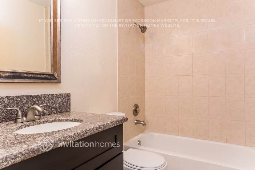 Building Photo - 6104 Strawberry Lakes Cir