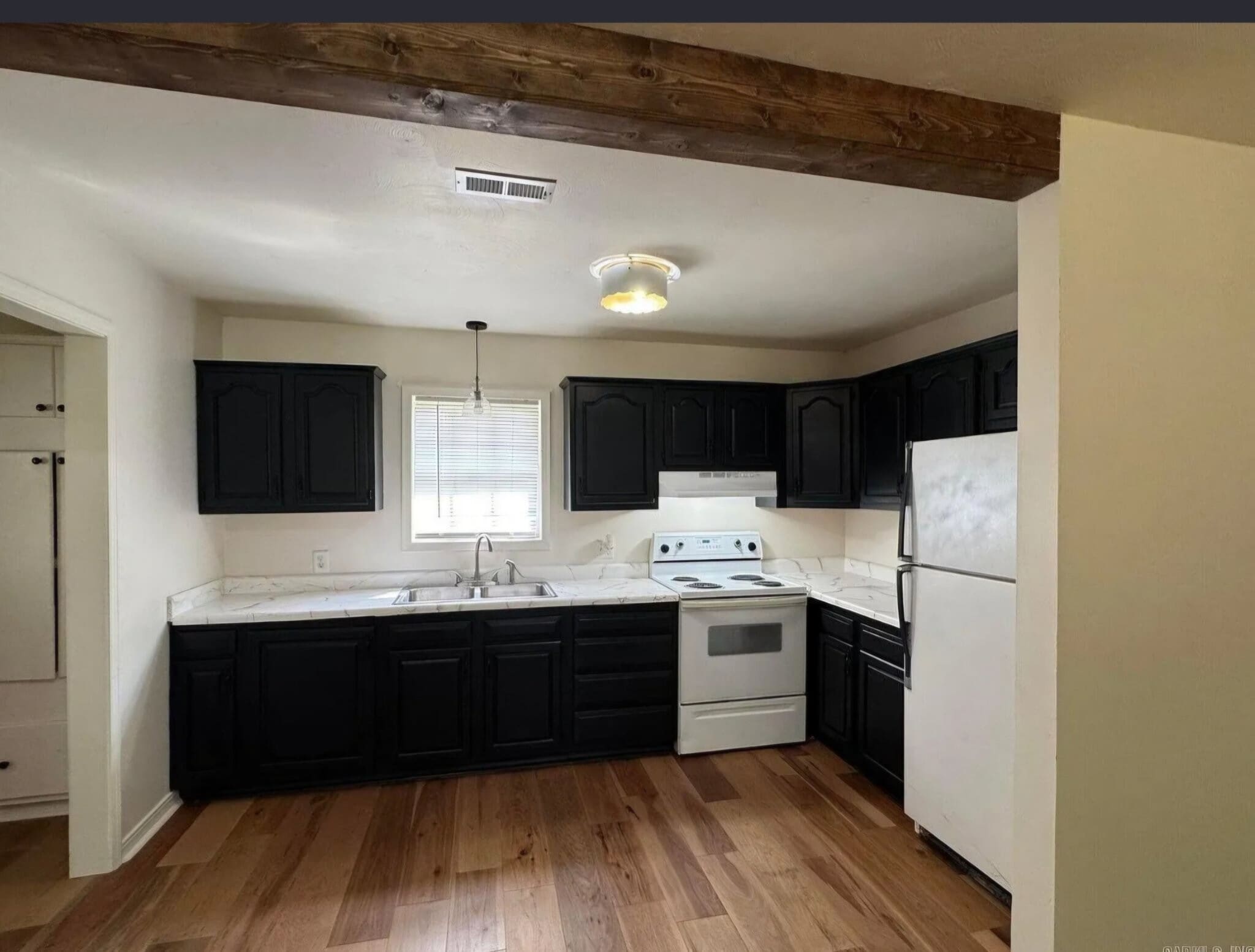 Building Photo - 128 Hiawatha Dr