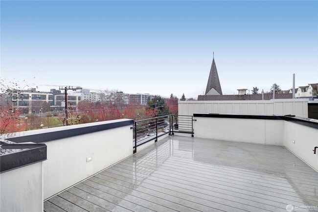 Building Photo - 2Bd/1.75Ba Seattle Townhouse