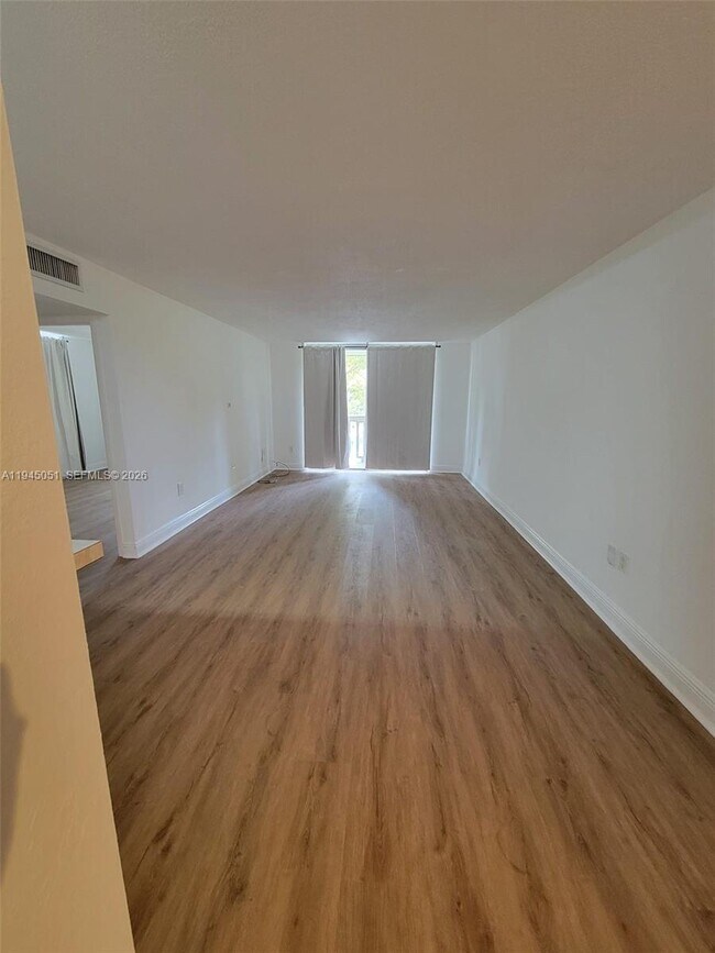 Building Photo - 1800 Sans Souci Blvd