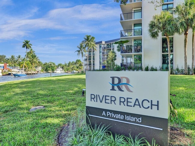Building Photo - 1301 River Reach Dr