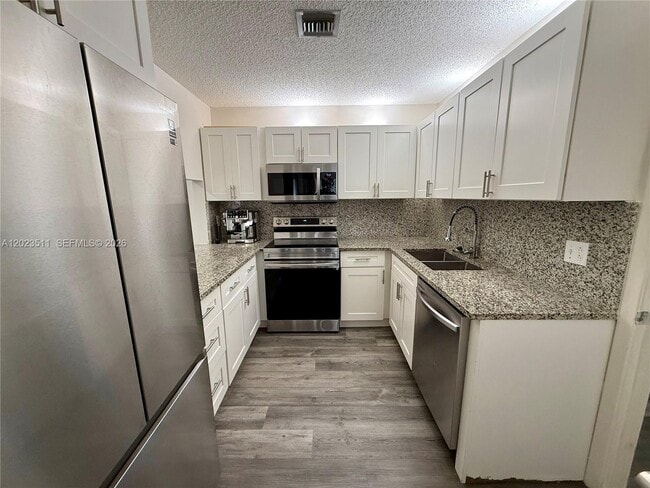 Building Photo - 4300 Landar Dr