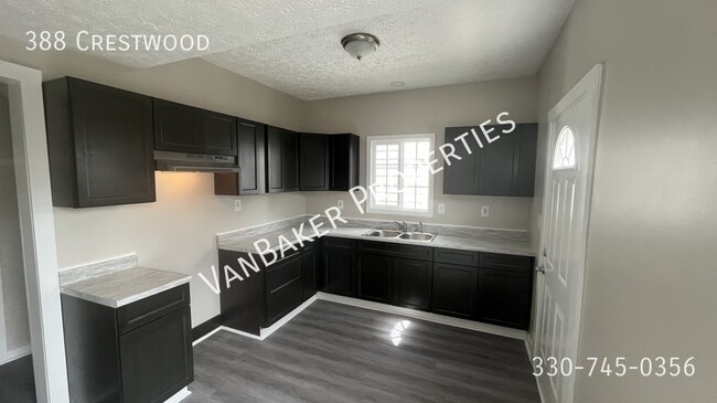Building Photo - 388 Crestwood-