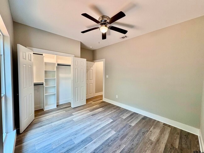 Building Photo - 682 el Paso Dr