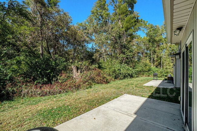 Building Photo - 6311 NE 44th St