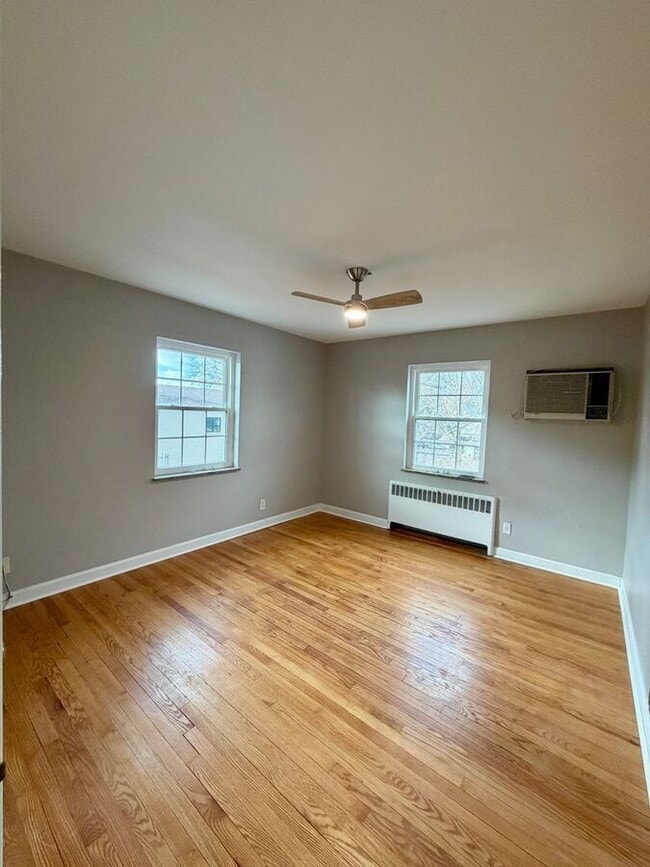 Building Photo - 6912 Murray Ave