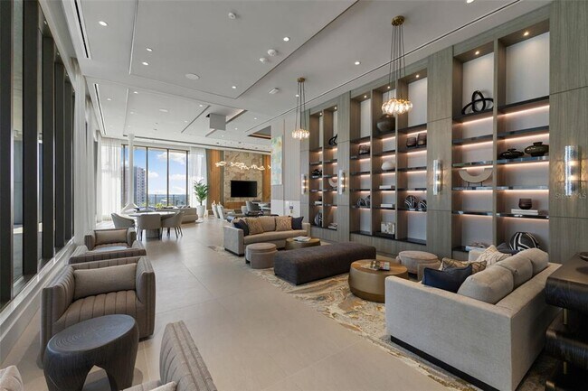 Building Photo - 275 1st Ave S