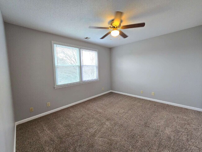 Building Photo - 991 Haggard Dr