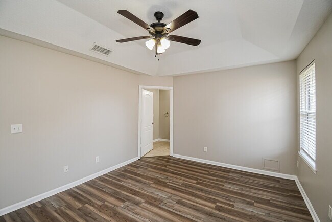 Building Photo - 10341 Shelby Creek Rd N