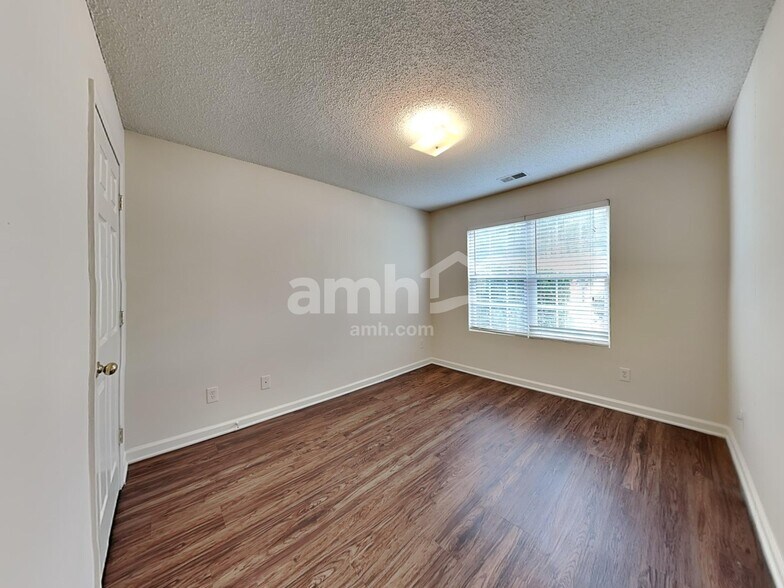 Building Photo - 750 Ashland Park Way