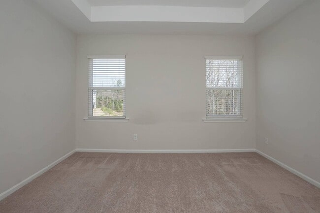 Building Photo - Four Bedroom Townhome!