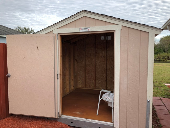 Building Photo - Affordable 3/2 with beautiful  Pond view