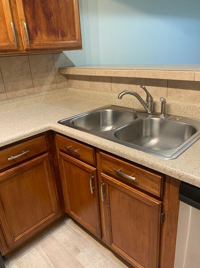 Building Photo - Chevelon