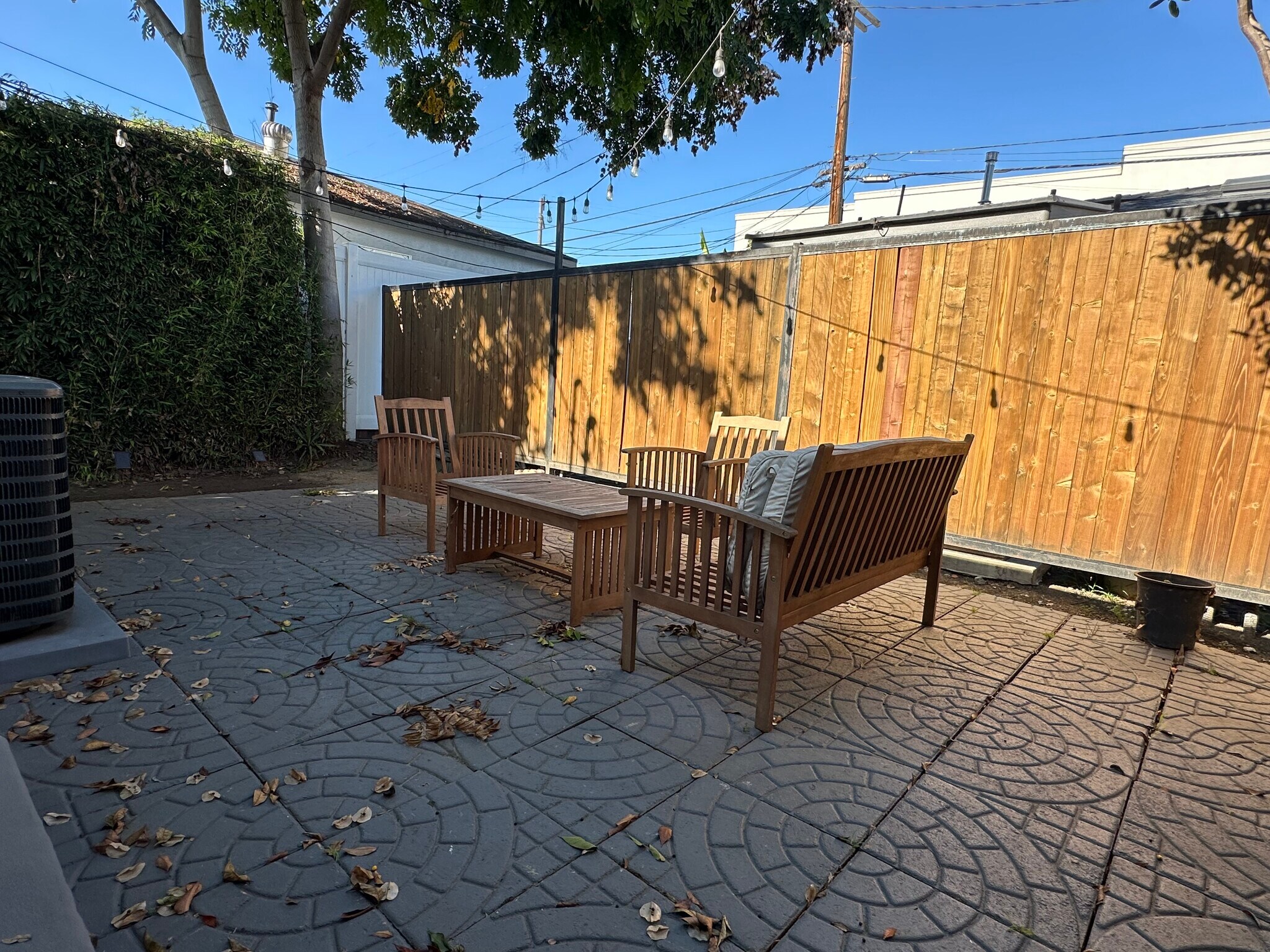 Building Photo - 8525 Hargis St