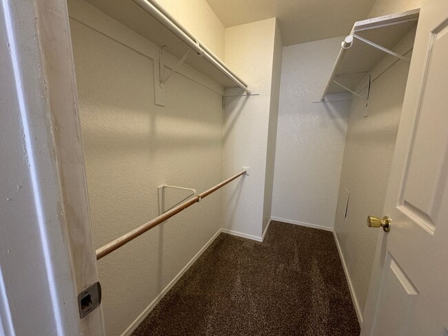Building Photo - 3BR Duplex with gated yard and Garage