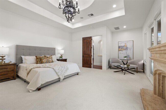 Building Photo - 4805 Mirador Dr