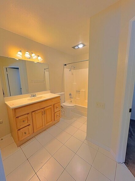 Building Photo - 13104 Glen Ct