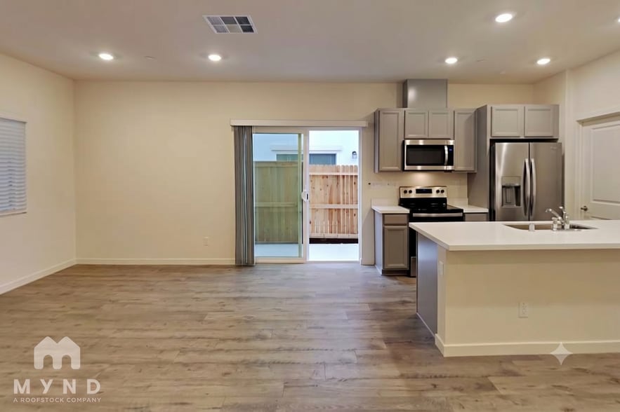 Building Photo - 3049 Pruett Dr