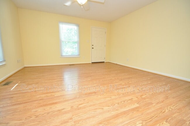 Building Photo - 6104 Deerwood Pl