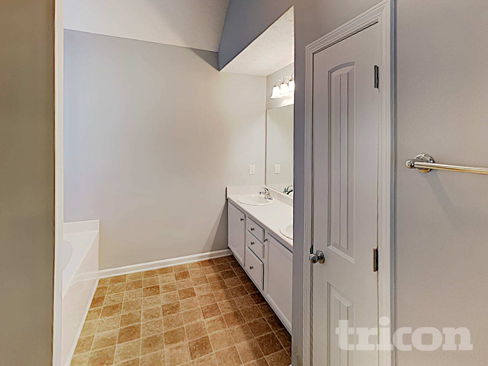 Building Photo - 150 Shadowbrook Dr