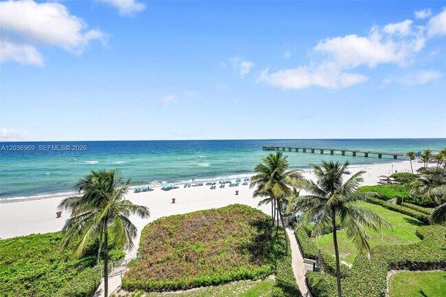 Building Photo - 16711 Collins Ave