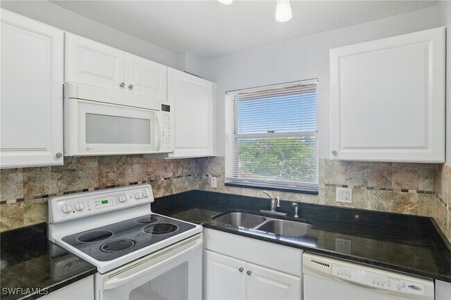 Building Photo - 170 Turtle Lake Ct