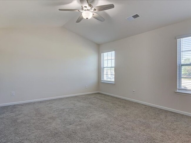 Building Photo - Beautiful 4 Bed, 3.5 Bath Rental with Gran...