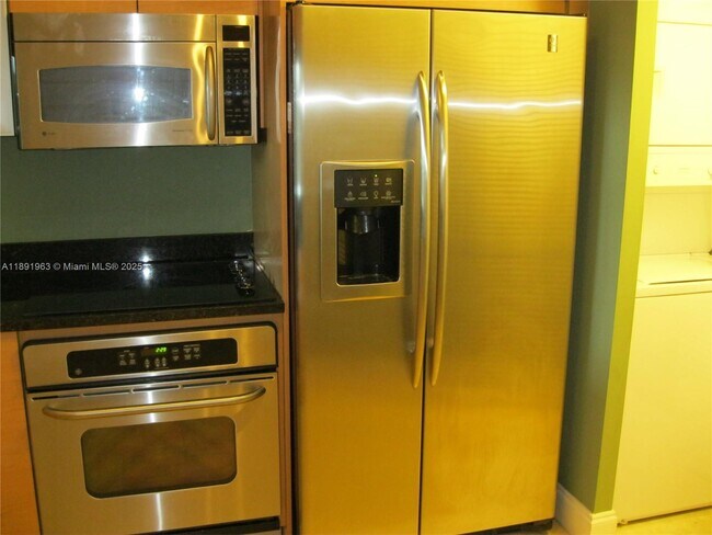 Building Photo - 31 SE 5th St