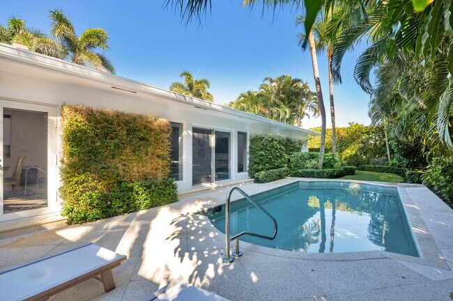 Building Photo - 230 Osceola Way