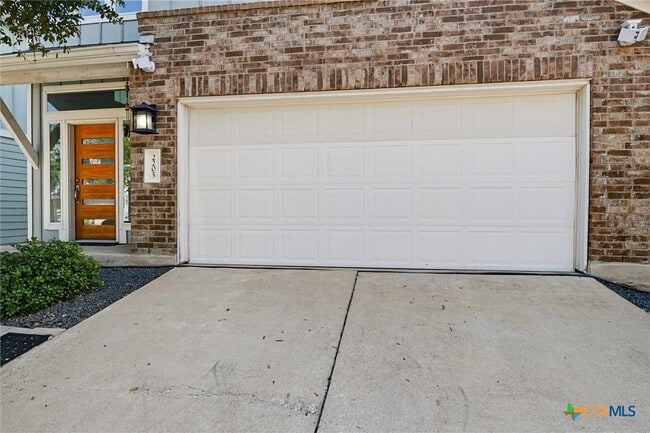 Building Photo - 2205 Capulet St