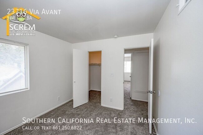 Building Photo - 23716 Vía Avant