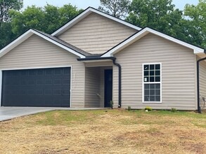 Building Photo - Maryville City, Newly Constructed, 3 Bedroom 2 Bath Home Call Debra Johnson 865-591-8281 or Ed Jo...