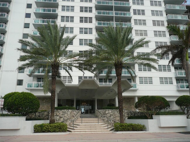 Building Photo - 6917 Collins Ave
