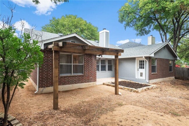 Building Photo - 1904 Dayflower Trce