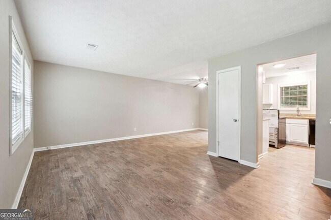 Building Photo - 4326 Dogwood Farms Dr