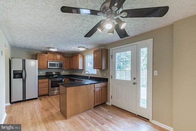 Building Photo - 6302 Betsy Ross Ct