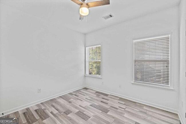 Building Photo - 4228 Laurel Creek Ct SE