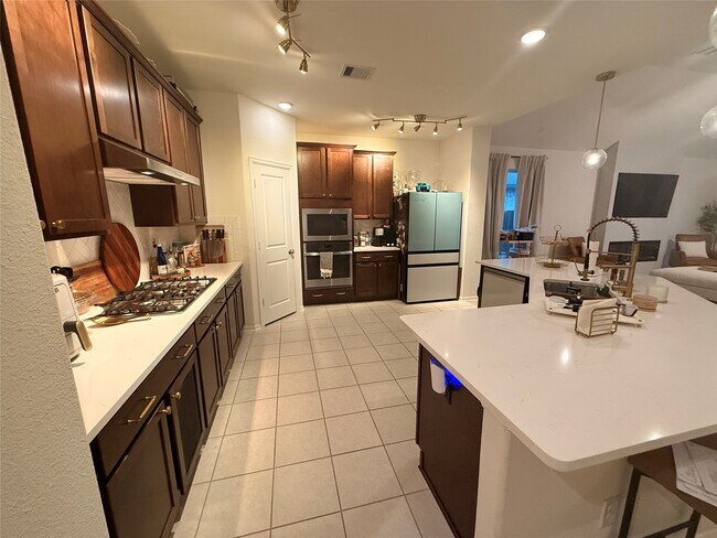 Building Photo - 23609 Zinfandel Dr