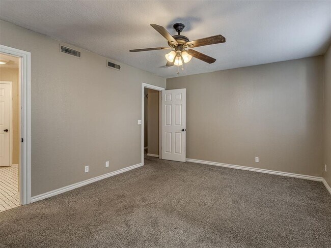 Building Photo - 2131 Jazzman Dr