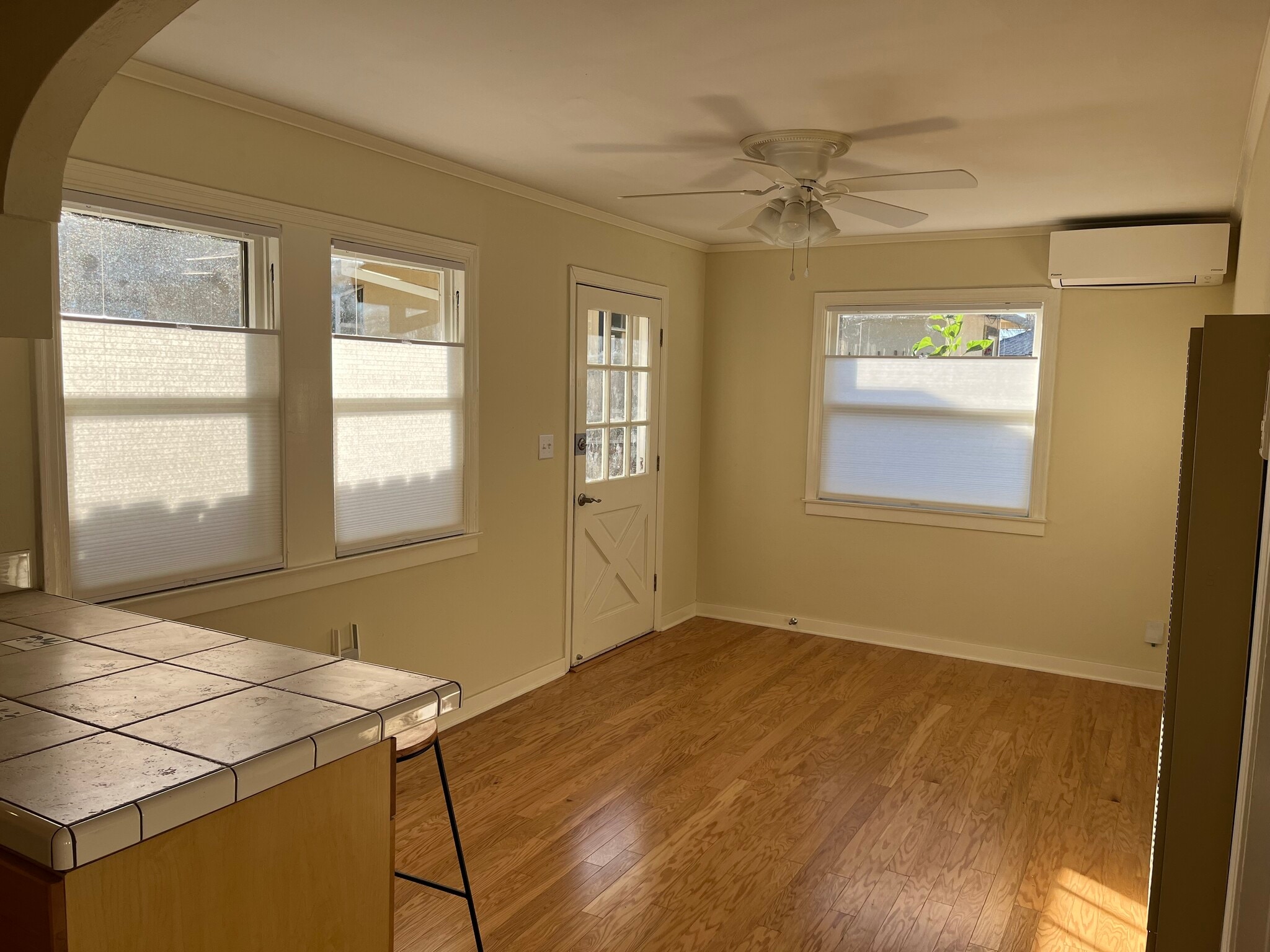 Living Room - 844 Taber Ave
