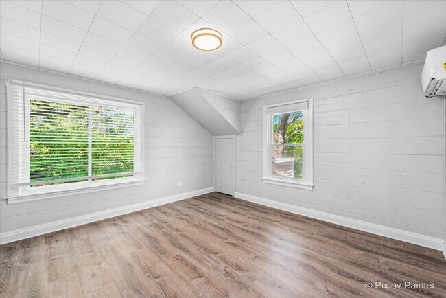 Building Photo - 24060 N Lakeside Dr