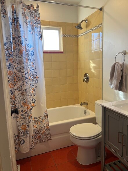 Building Photo - 4058 Lambert Rd